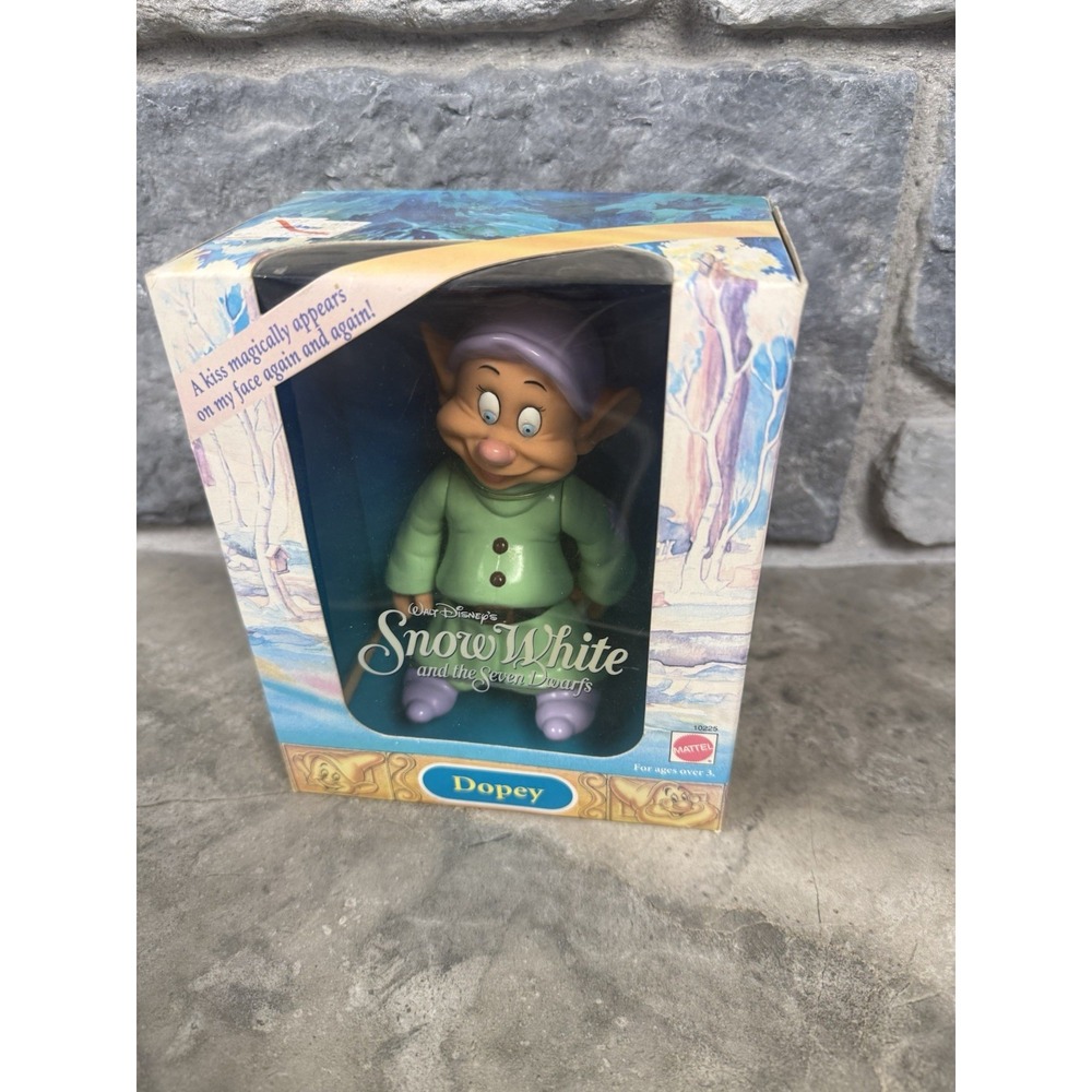 Vintage 1992 Mattel Disney Snow White Magic Kiss Dopey Figure 10225 NIB